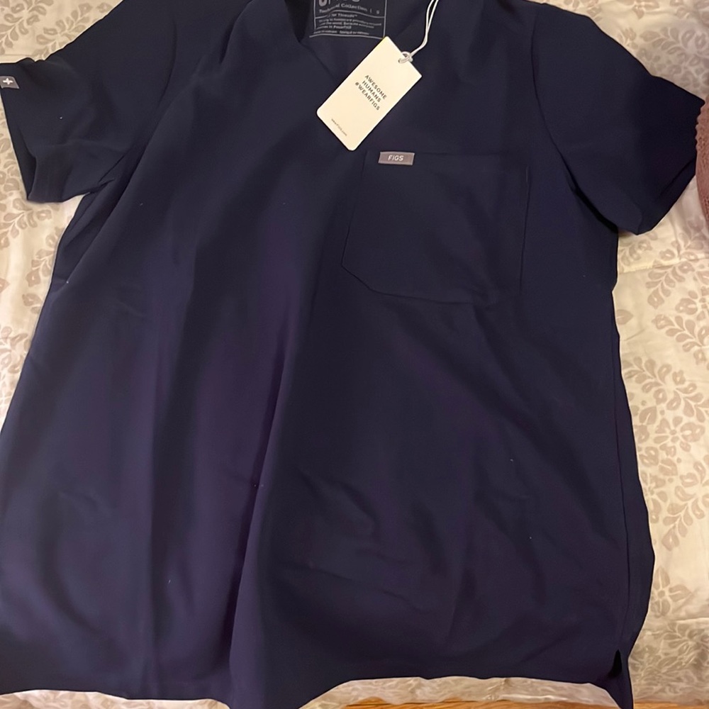 Figs Catarina one pocket top. Navy. Size small.